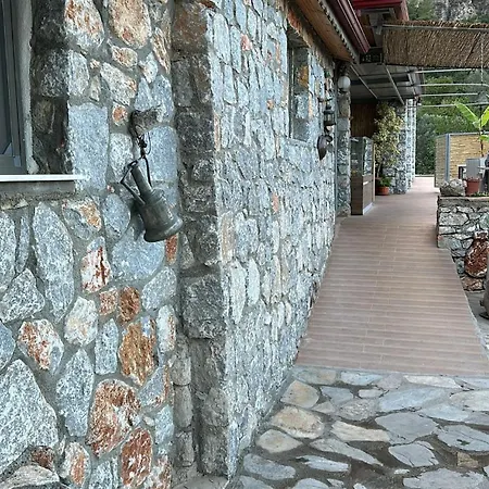 Amos Sea View Villa *