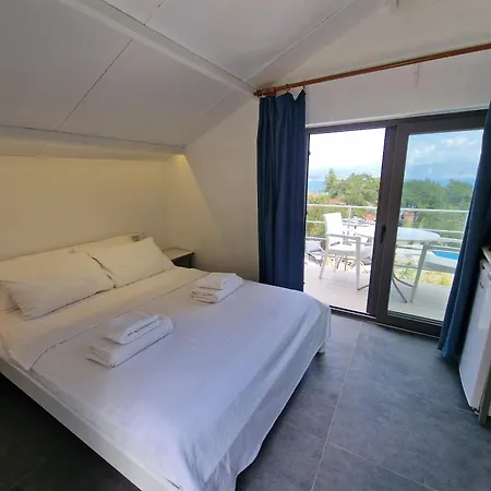 Amos Sea View